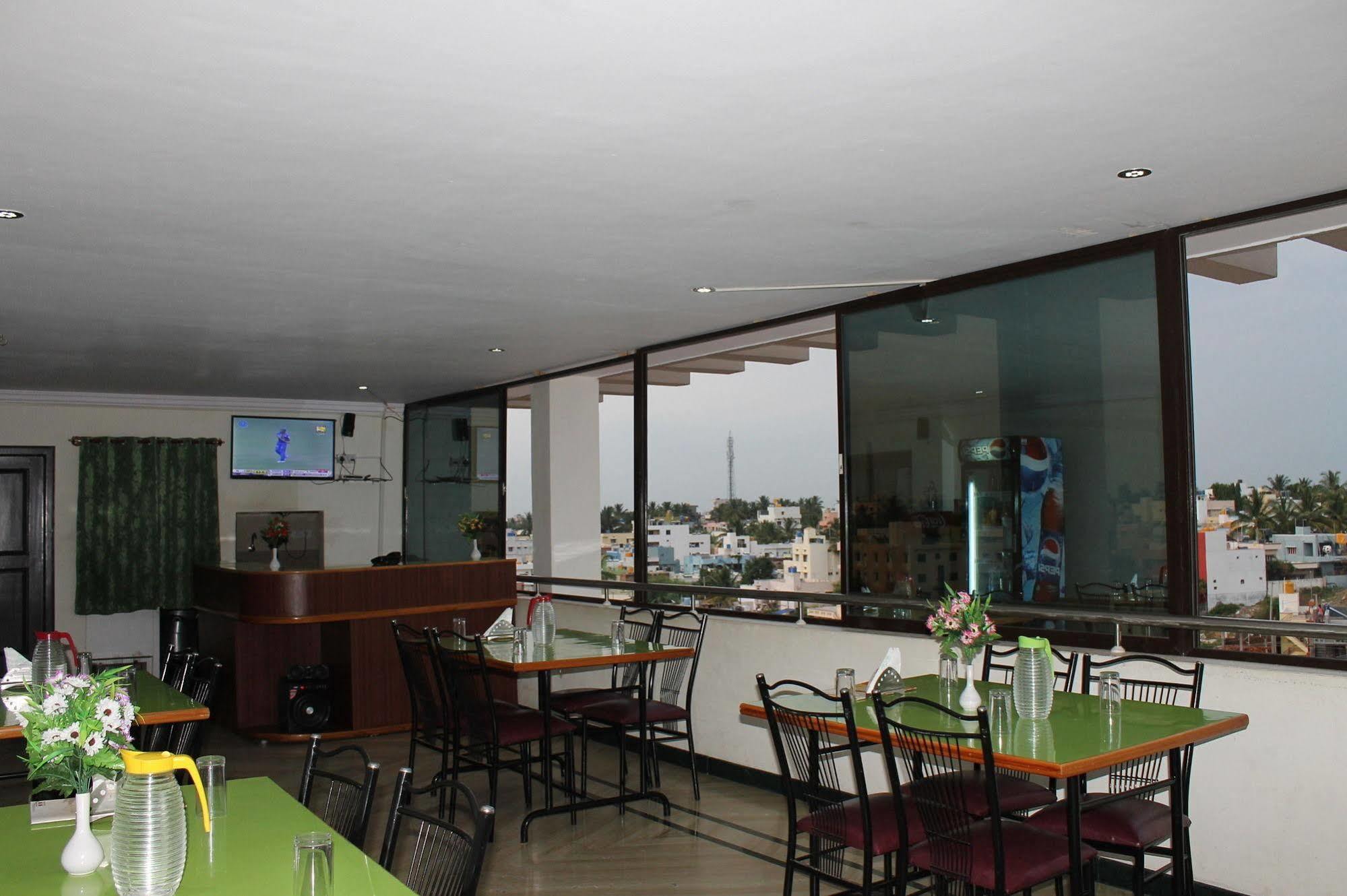 Oyo 1900 Hotel Olive Residency Mysore Exterior foto